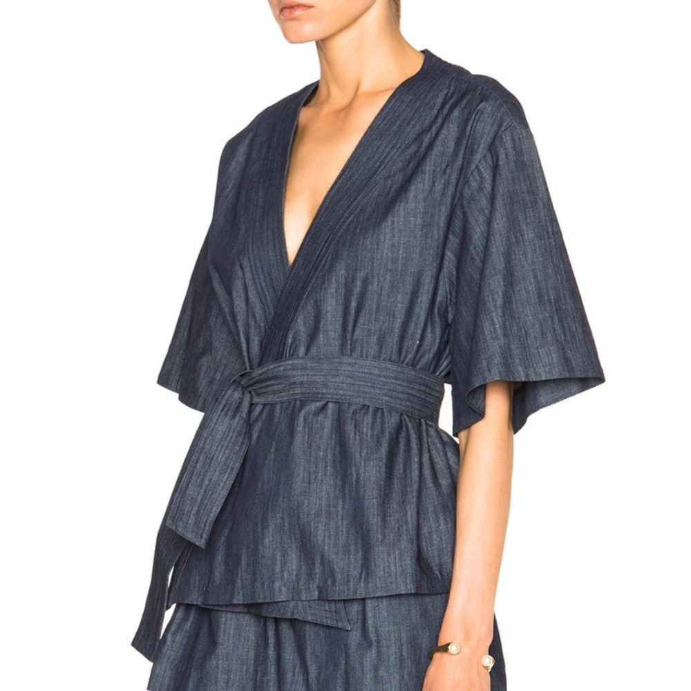 Alexis wrap jacket xs fit’s small and medium